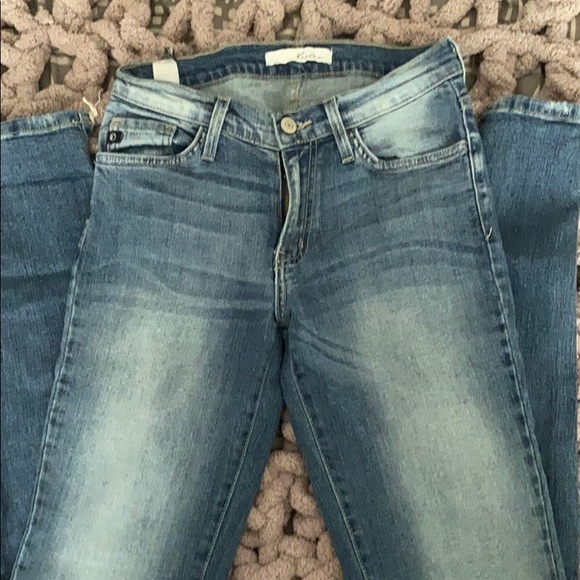*SOLD* Kancan mid rise jean - Picture 2 of 3